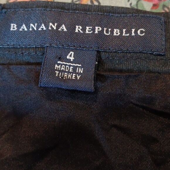 Banana Republic Black Ruffled Skirt - Picture 5 of 9